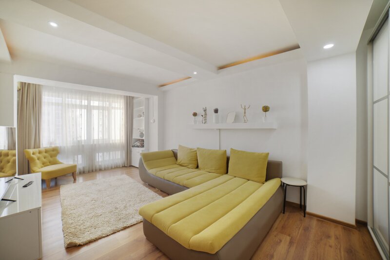 Calea Vitan, 2 camere, decomandat, renovat, centrala individuala.